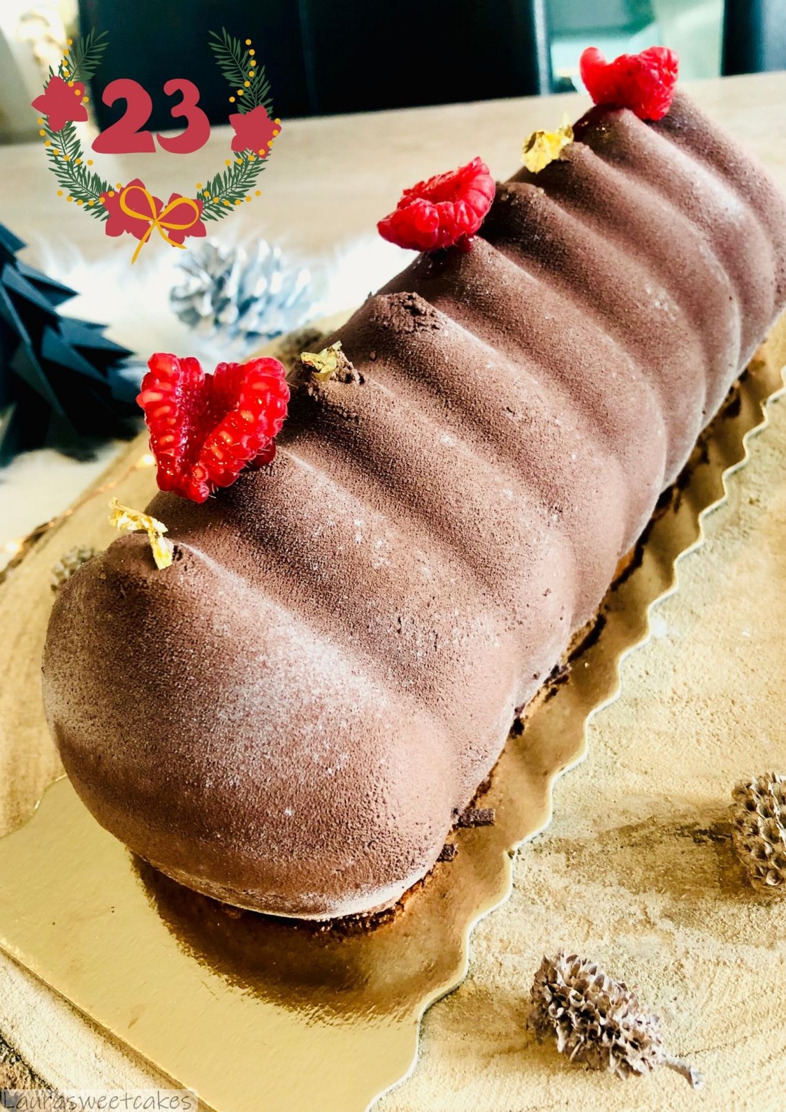 BUCHE FACON FORET NOIRE - LAURA SWEET CAKES
